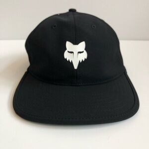 Fox Racing Women’s One Size Delta Hat Black/White Training And Workout Quick Dry